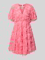 Knielange cocktailjurk met V-hals, model 'PAZYLLA' - kg_42 van YAS - 40