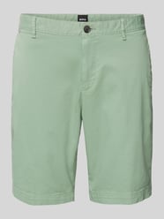 Slim Fit Shorts mit Gürtelschlaufen Modell 'Slice' von BOSS Grün - 24