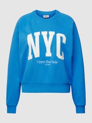 Sweatshirt mit Label-Stitching Modell 'LANEY' von Only Blau - 2