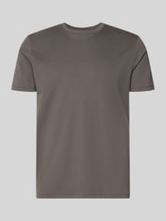 T-shirt o kroju regular fit z okrągłym dekoltem od Christian Berg Men - 16