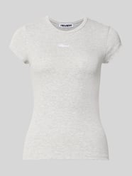 T-Shirt mit kleinem Logo-Schriftzug von REVIEW - 26