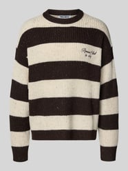Sweter z dzianiny z wyhaftowanym logo od REVIEW - 9