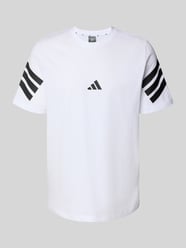T-Shirt mit Logo und Rundhalsausschnitt von adidas Sportswear - 39