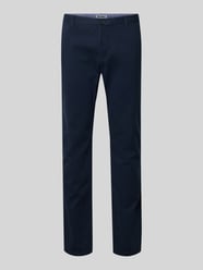 Schmale Chino mit gerader Silhouette und mittlerer Bundhöhe von REVIEW - 30