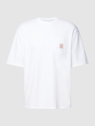 T-shirt o luźnym kroju z kieszenią na piersi od Levi's® - 31