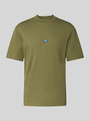 męski t-shirt o kroju regular fit z czystej bawełny model 'NIEROS' od HUGO Blue - 22