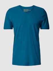 Regular Fit T-Shirt aus Baumwolle mit V-Ausschnitt von MCNEAL Türkis - 38