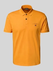 Koszulka polo o kroju regular fit z wyhaftowanym logo model ‘elbas’ od Napapijri - 29
