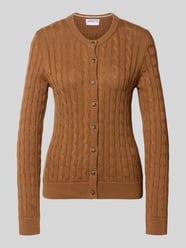 Strickjacke mit Zopfmuster und Rundhalsausschnitt von Jake*s Casual - 24