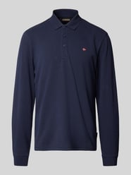 Koszulka polo o kroju regular fit z wyhaftowanym logo model ‘EALIS’ od Napapijri - 40