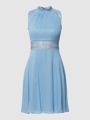 Cocktailkleid mit Strukturmuster von V.M. Blau - 39