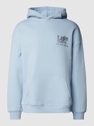 Hoodie mit Label-Print in hellblau von Low Lights Studios Blau - 45