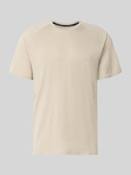 Regular Fit T-Shirt mit Aero-FIT-Technologie Modell 'STRIDE' von Nike Training - 33