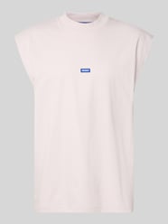 Top typu tank o kroju relaxed fit z czystej bawełny model 'NAVERTZ' od HUGO Blue - 1