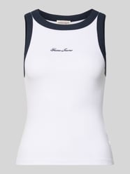 Top w efekcie prążkowania z wyhaftowanym logo od GUESS Jeans - 30