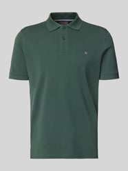 koszulka polo o kroju regular fit z haftem od Christian Berg Men - 6
