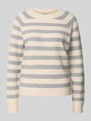Sweter z dzianiny o kroju regular fit z raglanowymi rękawami model ‘DOFFY’ od VERO MODA - 3