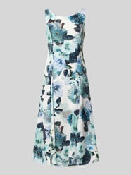 Tailliertes Cocktailkleid mit Allover-Muster von Vera Mont - 10