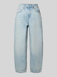 Jeansy o kroju barrel fit z szeroką nogawką z czystej bawełny model 'BILLIE' od VERO MODA - 1