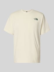 t-shirt o kroju relaxed fit z nadrukiem z logo od The North Face - 13