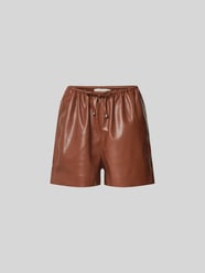 Shorts in Leder-Optik von Nanushka - 4