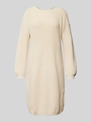 Strickkleid mit V-Ausschnitt Modell 'XENIA' von Only Beige - 42