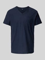 T-Shirt mit V-Ausschnitt und Brusttasche von JOOP! Jeans Blau - 47