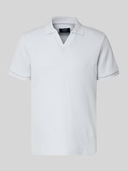 Regular Fit Strick-Poloshirt mit V-Ausschnitt von MCNEAL - 44