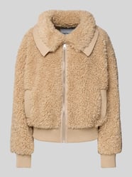 Loose fit jack van imitatiebont met platte kraag van Essentiel Antwerp Beige - 37