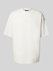 Boxy Fit T-Shirt mit Label-Print von Pegador - 44