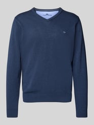Sweter z dekoltem w serek od Fynch-Hatton - 3