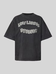 T-Shirt mit Label-Stitching von Low Lights Studios Grau - 39