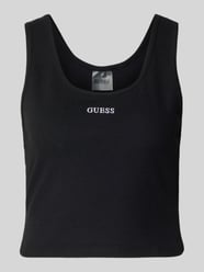 Top o kroju slim fit z wyhaftowanym logo model 'Circe' od GUESS Activewear - 15