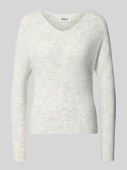 sweter krój regular fit z dekoltem w serek model 'CAMILLA' od ONLY - 42
