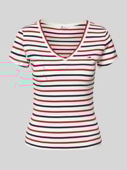 T-shirt o kroju Slim Fit z dekoltem w serek od Tommy Jeans - 38