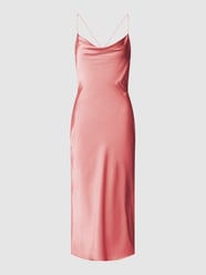 Cocktailjurk in wikkellook van Unique Roze - 43