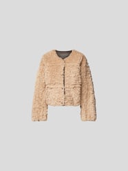 Cropped Jacke aus Teddyfell von Stand Studio Beige - 20