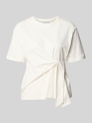 t-shirt z wiązanym detalem i okrągłym dekoltem od Christian Berg Woman - 17