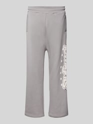 Straight Leg Sweatpants mit Label-Print Modell 'Three Ring' von Low Lights Studios Grau - 39