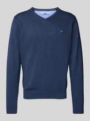 Sweter z dekoltem w serek od Fynch-Hatton - 27