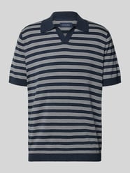 Koszulka polo z dekoltem w serek, krój regular fit od Christian Berg Men - 23