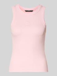 Top na ramiączkach o kroju slim fit z mieszanki bawełny model 'SMILE CAISA TANK TOP' od VERO MODA Fuksjowy - 7