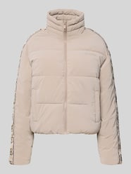 Steppjacke mit Stehkragen Modell 'NEW JEAN' von GUESS Activewear Beige - 29