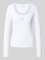 Bluzka z długim rękawem i detalem z logo od Calvin Klein Jeans - 6