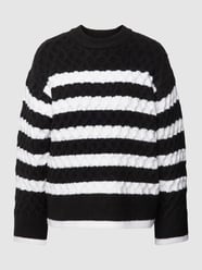 Sweter z dzianiny ze wzorem w paski model ‘Jasmina’ od Gina Tricot Czarny - 27