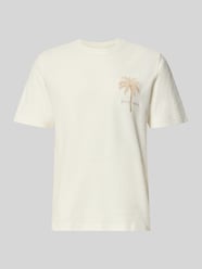 T-Shirt mit Motiv-Print und Rundhalsausschnitt von JACK & JONES Premium - 34