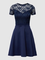 Cocktailkleid mit Taillenpasse von Lipsy Blau - 44