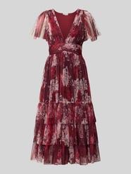 Sukienka koktajlowa z głębokim dekoltem w serek od Lace & Beads - 2