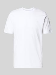 T-shirt w kroju regular fit z haftowanym logo od MCNEAL - 35