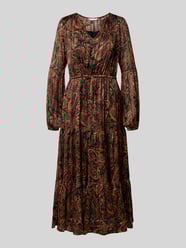 Midikleid mit V-Ausschnitt und Bindegürtel von Apricot - 40